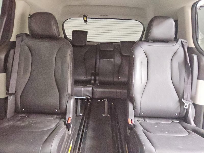 2022 KIA CARNIVAL EX 10