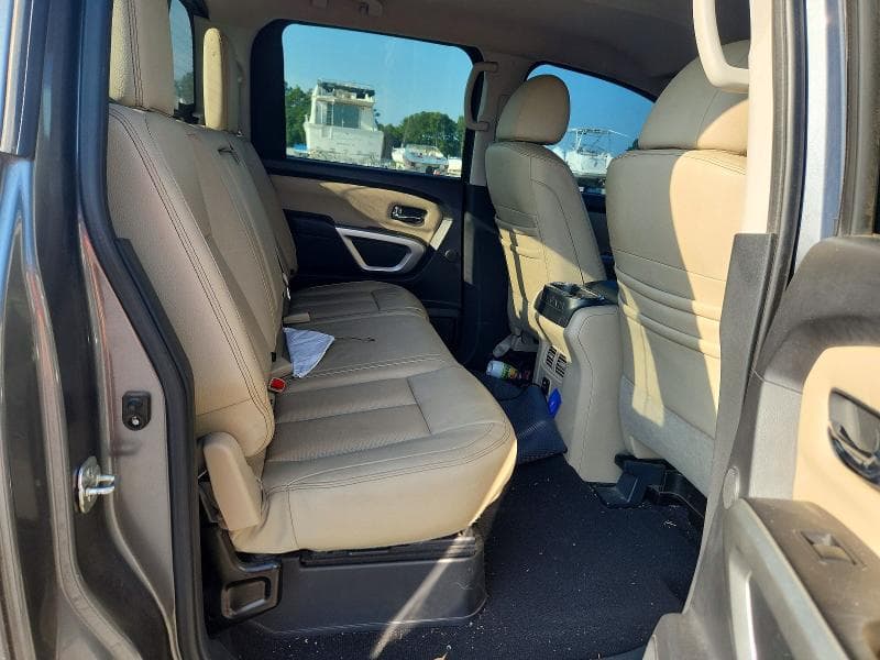 2017 NISSAN TITAN SL 10