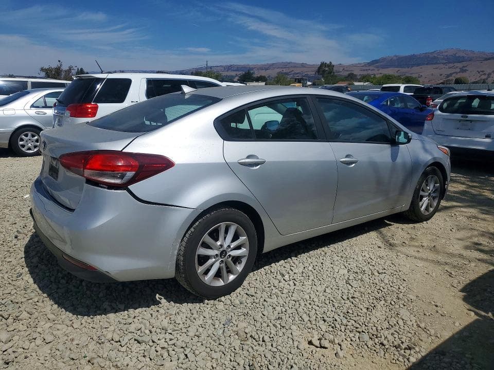 2017 KIA FORTE LX 3