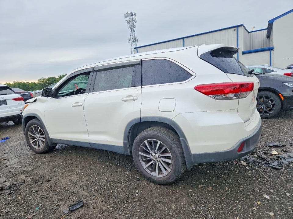 2019 TOYOTA HIGHLANDER XLE 2
