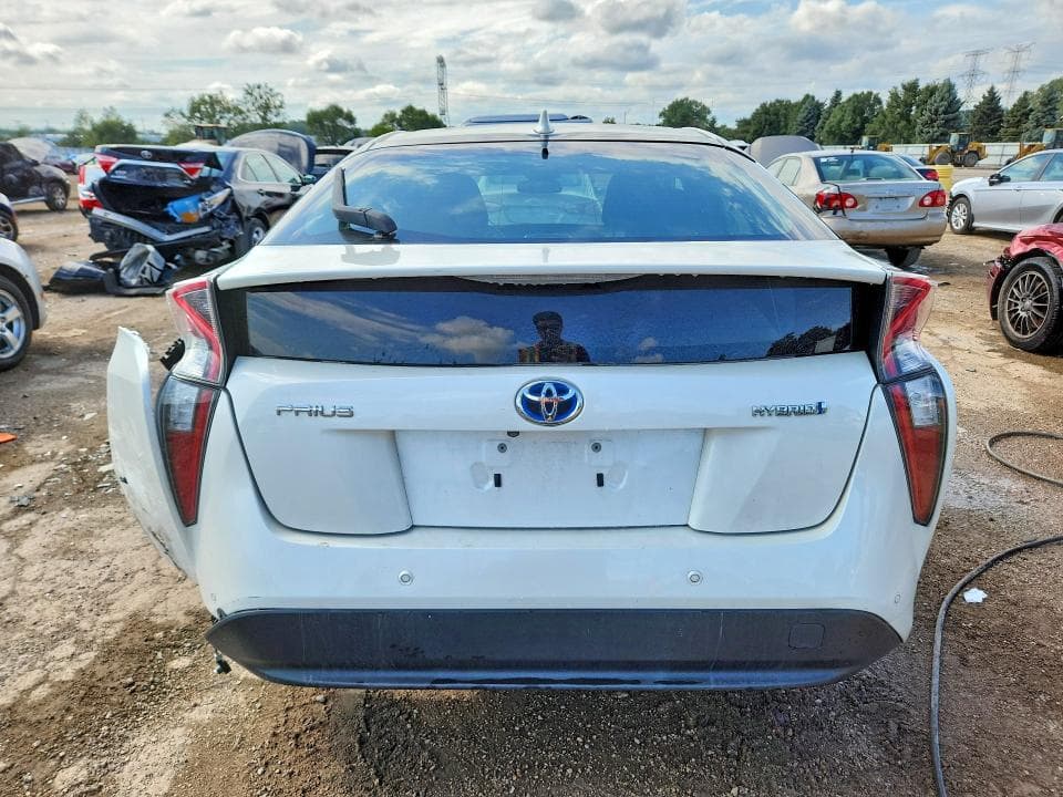 2018 TOYOTA PRIUS TWO 6
