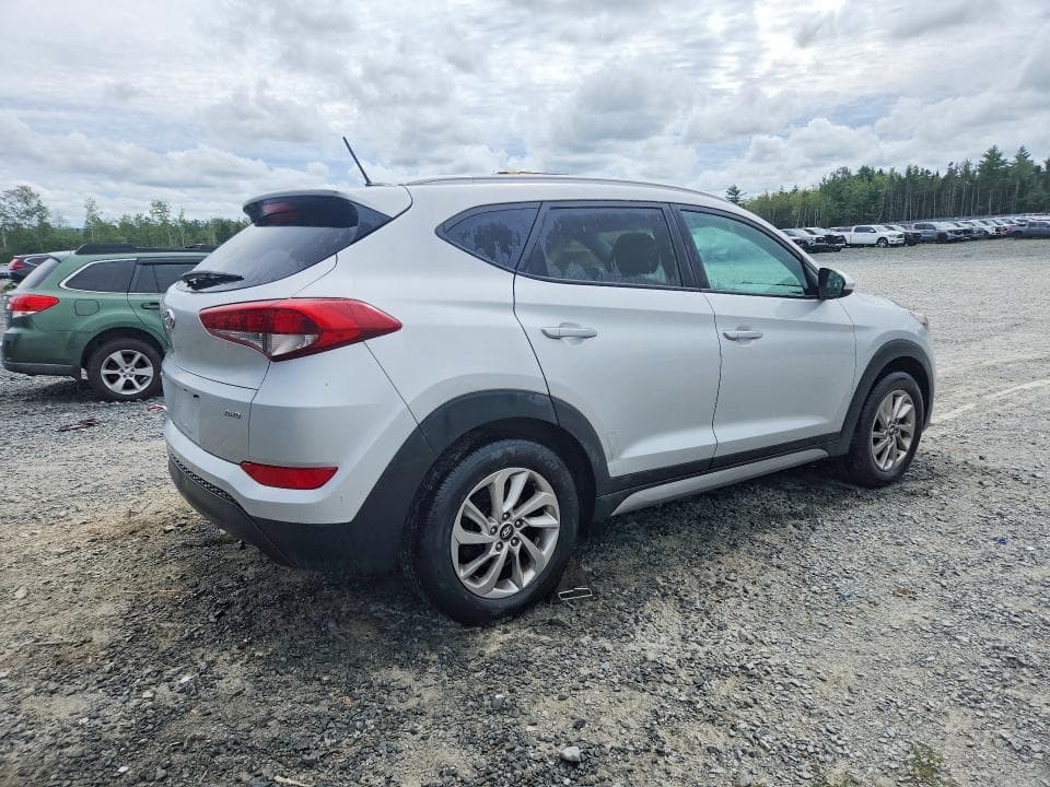 2017 HYUNDAI TUCSON SE 3