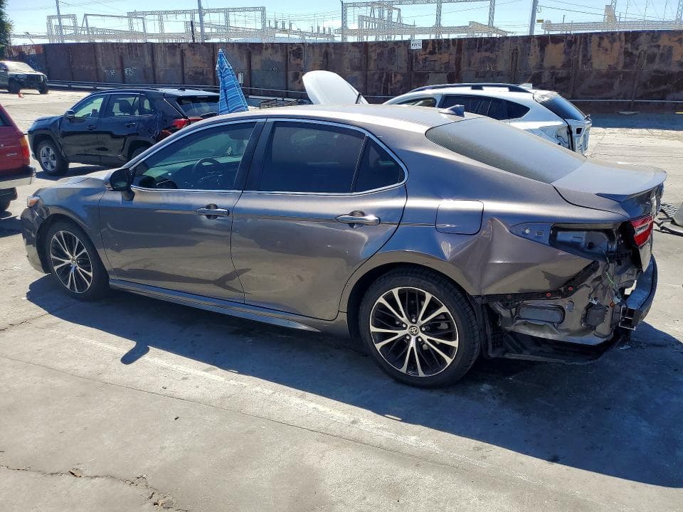 2020 TOYOTA CAMRY SE 2