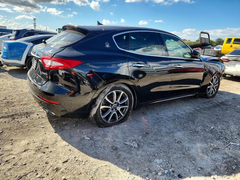 2020 MASERATI LEVANTE 3