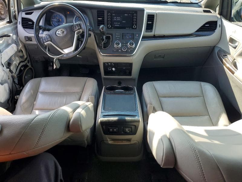 2019 TOYOTA SIENNA XLE 7-PASSENGER 8