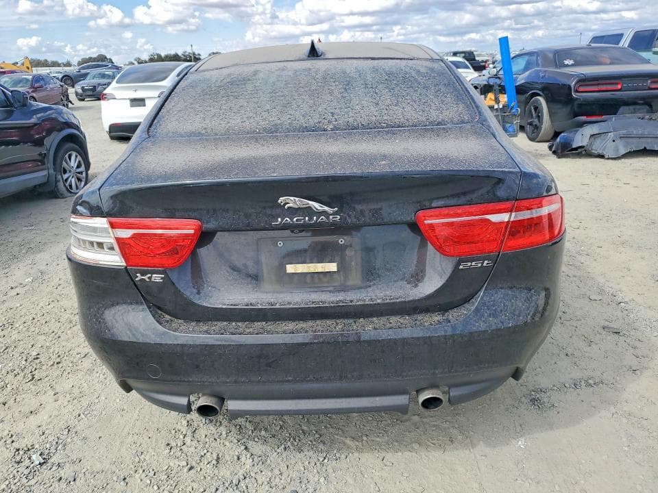 2017 JAGUAR XE PREMIUM 6