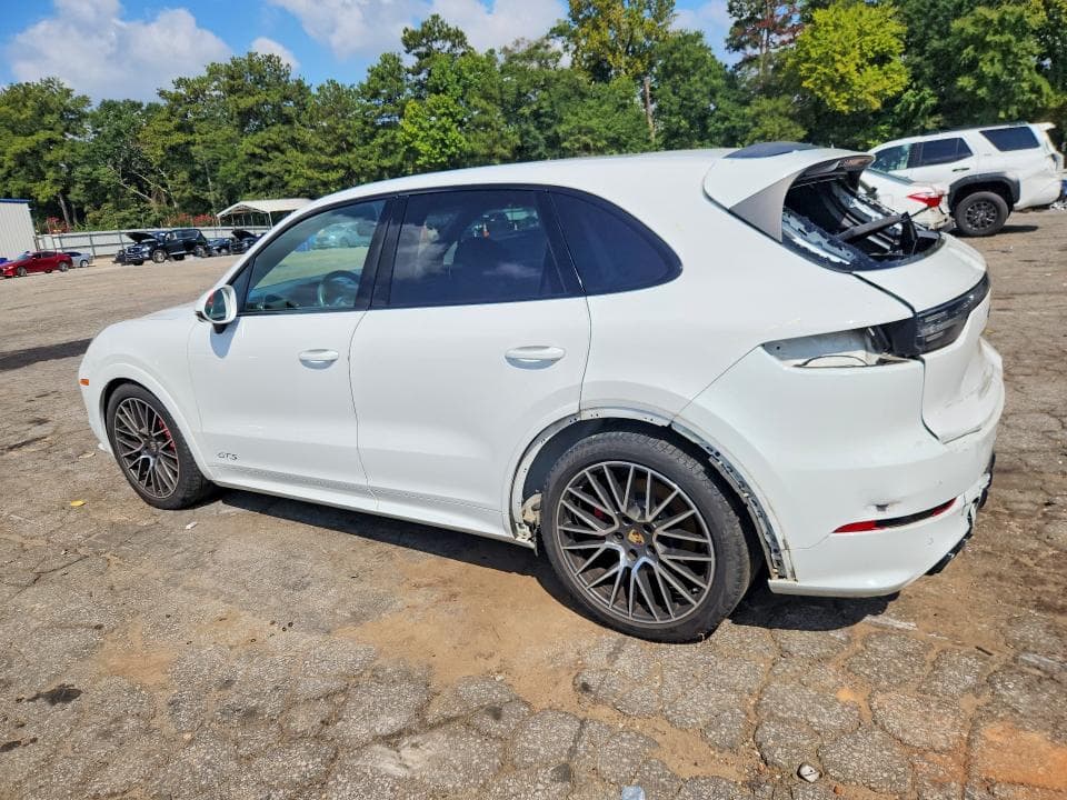 2022 PORSCHE CAYENNE GTS 2