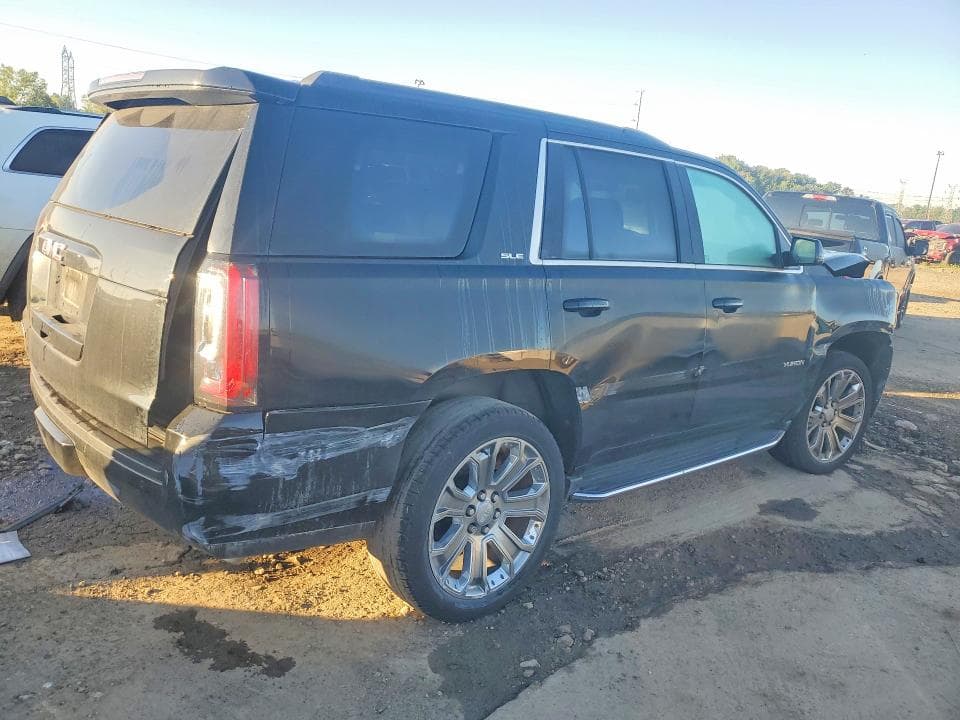 2018 GMC YUKON SLE 3