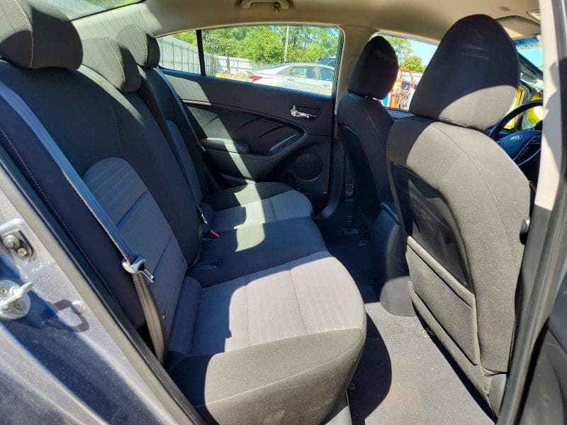2017 KIA FORTE S 10