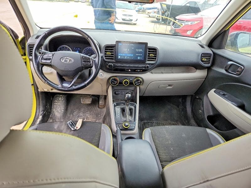 2020 HYUNDAI VENUE SEL 8