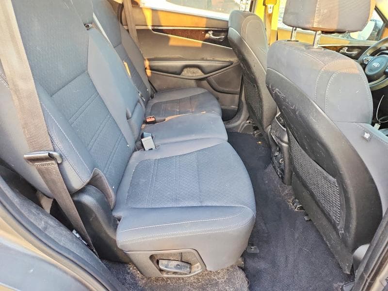 2018 KIA SORENTO LX 10