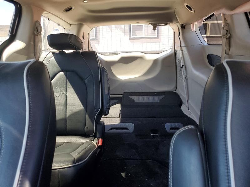 2022 CHRYSLER PACIFICA LIMITED 10