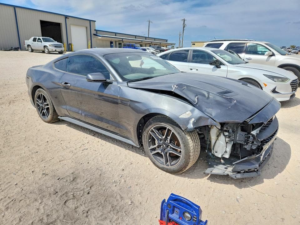 2020 FORD MUSTANG 4