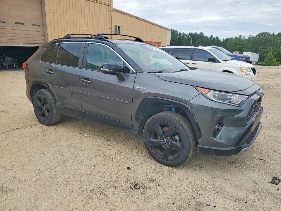 2019 TOYOTA RAV4 XSE 4