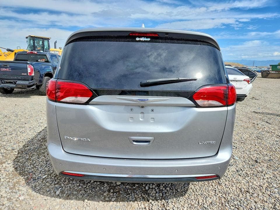 2019 CHRYSLER PACIFICA LIMITED 6
