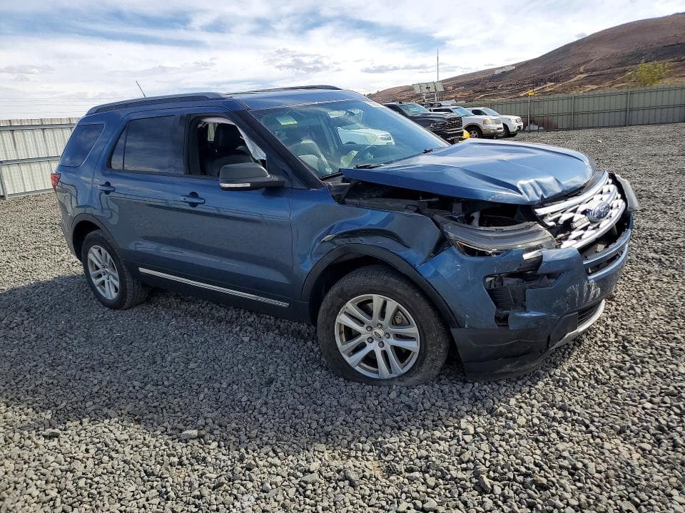 2019 FORD EXPLORER XLT 4