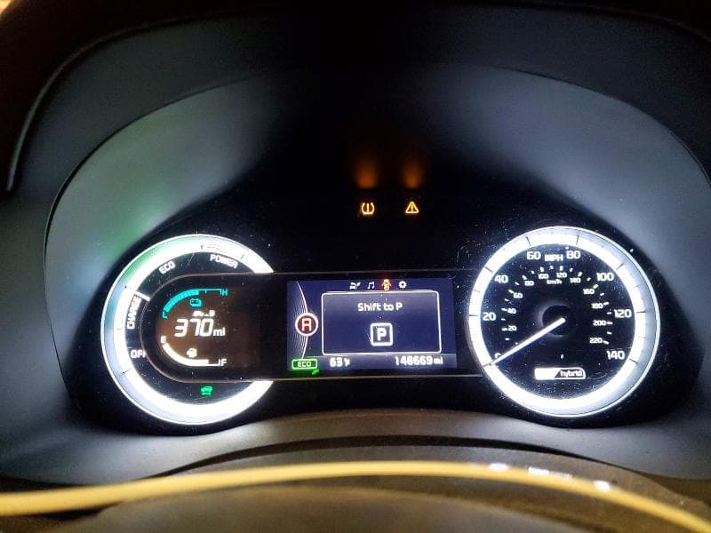 2018 KIA NIRO LX 9