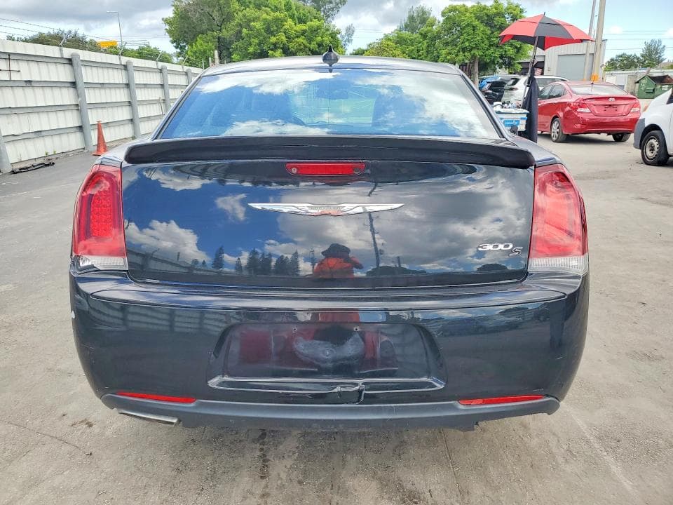 2018 CHRYSLER 300 S 6
