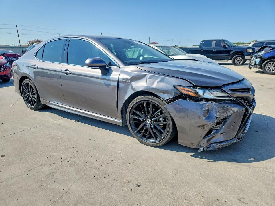 2021 TOYOTA CAMRY XSE 4