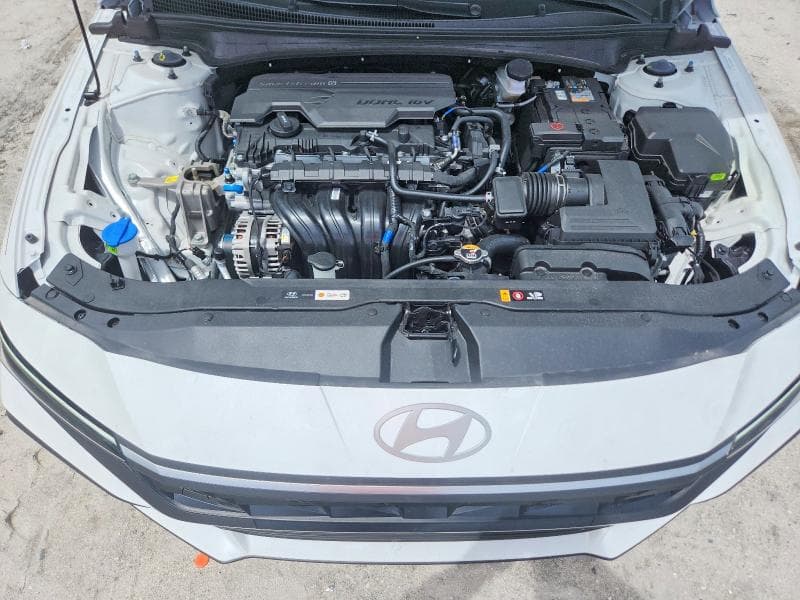 2025 HYUNDAI ELANTRA SE 11