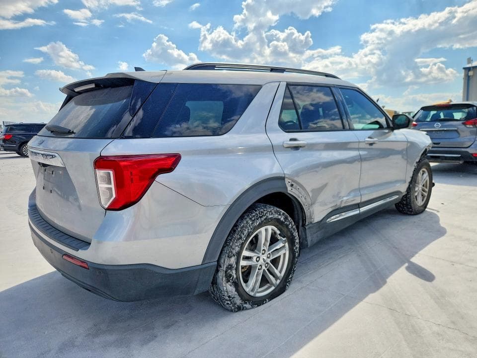 2021 FORD EXPLORER XLT 3
