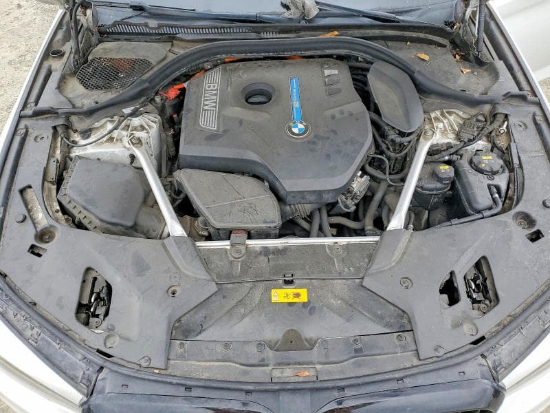2019 BMW 530E 11