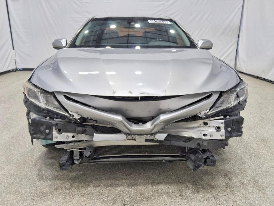 2018 TOYOTA CAMRY SE 5