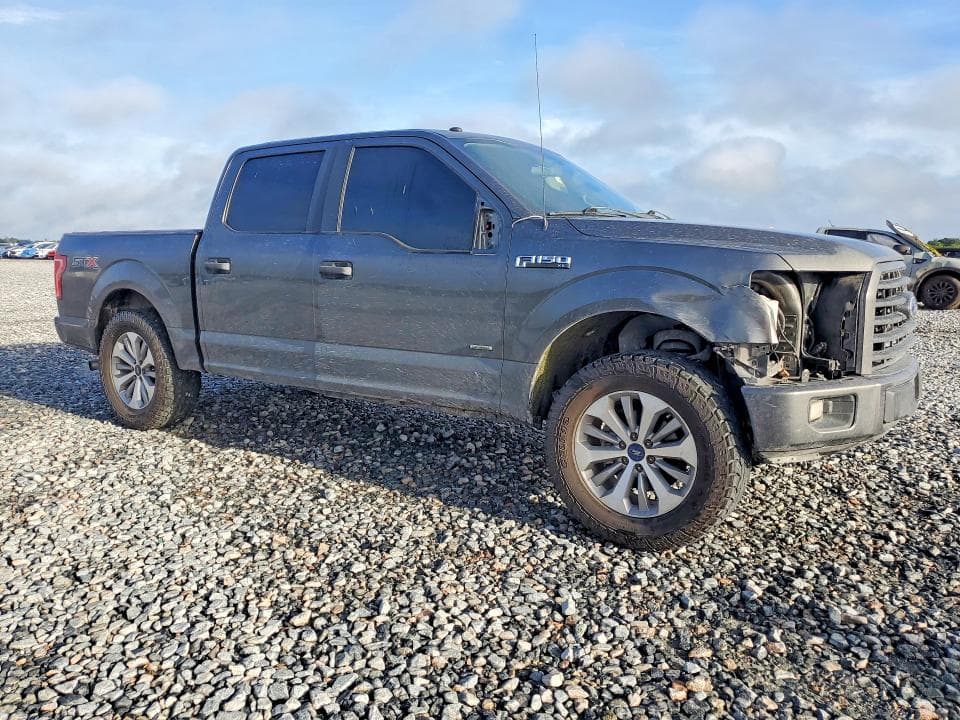2017 FORD F150 SUPERCREW 4
