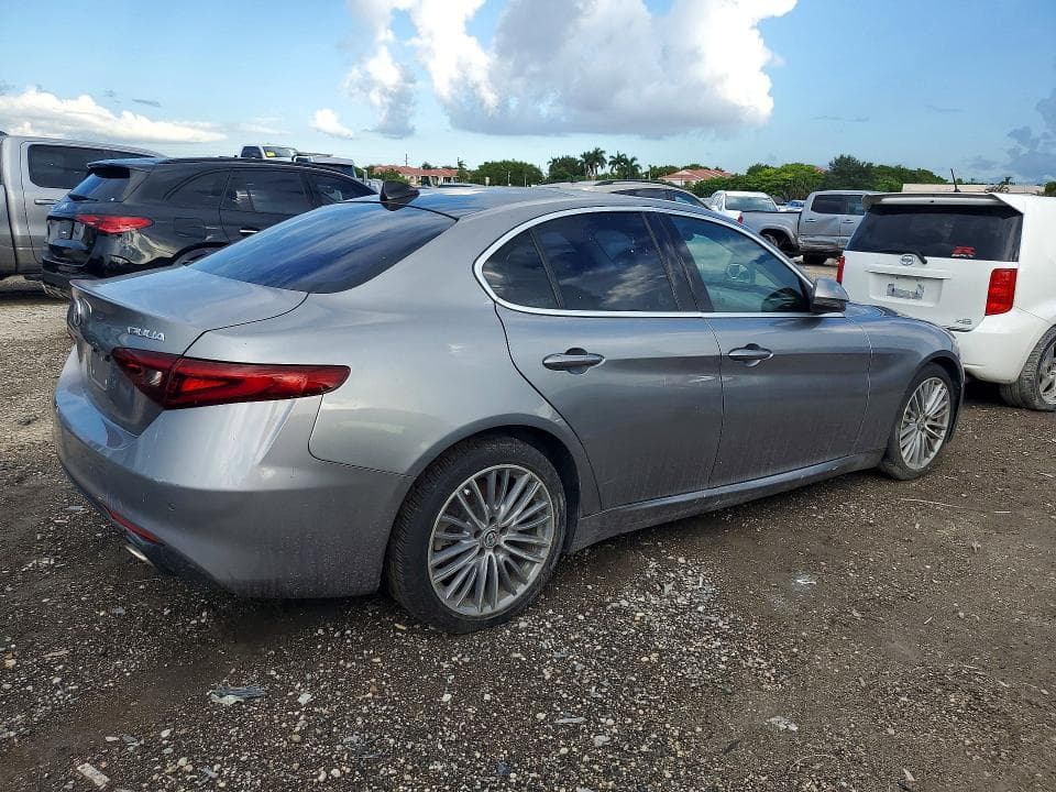 2017 ALFA ROMEO GIULIA TI 3