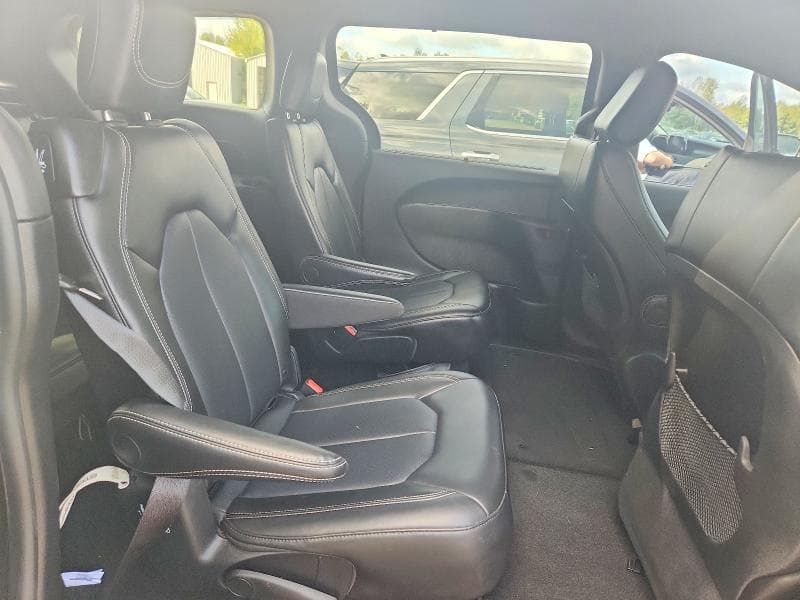 2025 CHRYSLER GRAND CARAVAN SXT 11