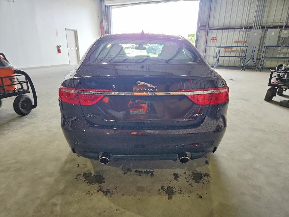 2017 JAGUAR XF PREMIUM 6