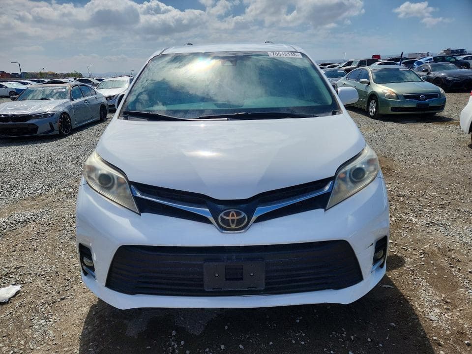 2020 TOYOTA SIENNA E GRADE 5