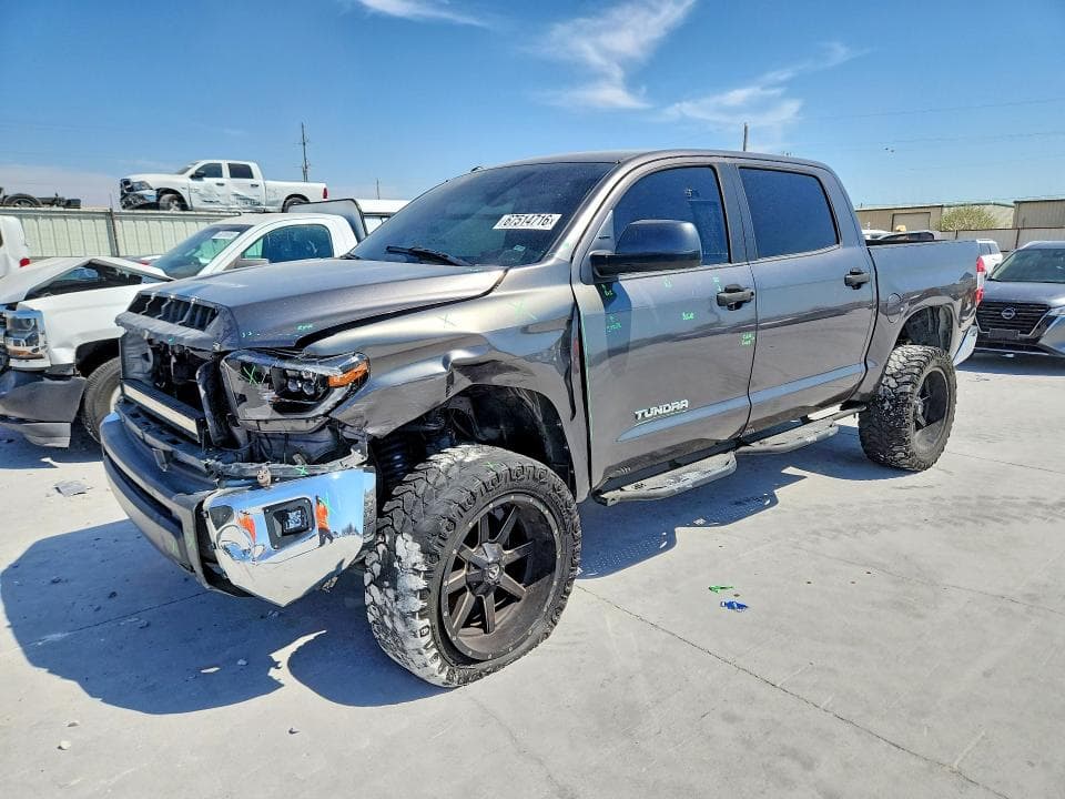 2017 TOYOTA TUNDRA SR5