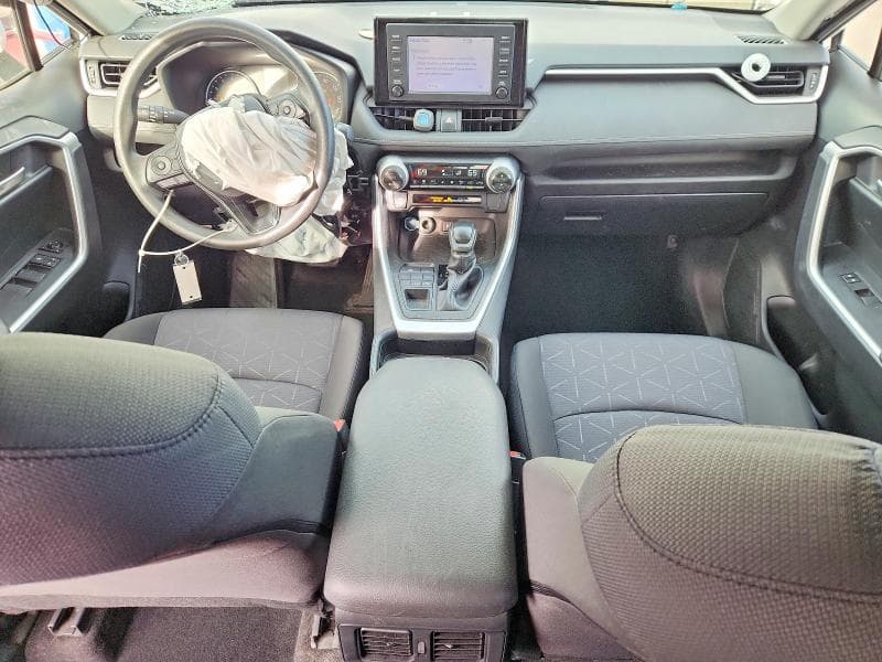 2019 TOYOTA RAV4 XLE 8