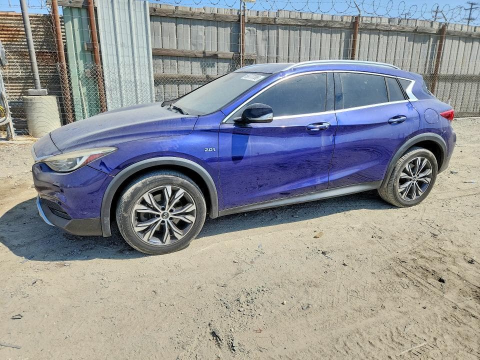 2017 INFINITI QX30 LUXURY