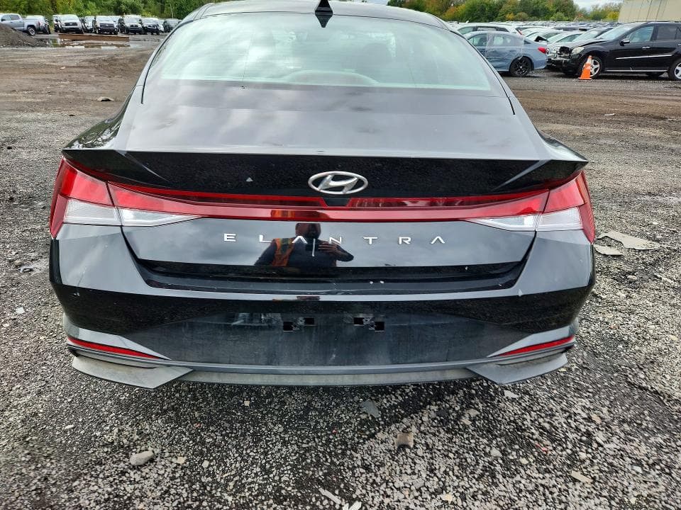 2022 HYUNDAI ELANTRA SE 6