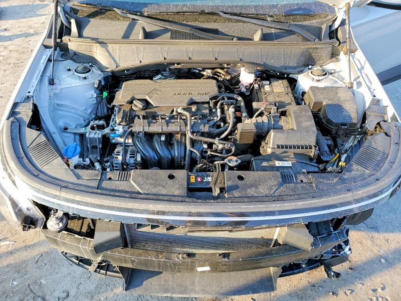2025 HYUNDAI KONA SE 12