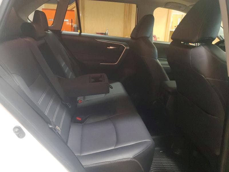 2020 TOYOTA RAV4 XLE PREMIUM 11