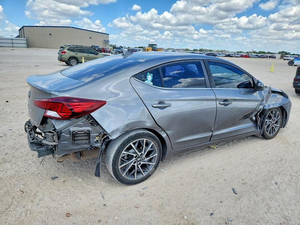 2019 HYUNDAI ELANTRA LIMITED 3