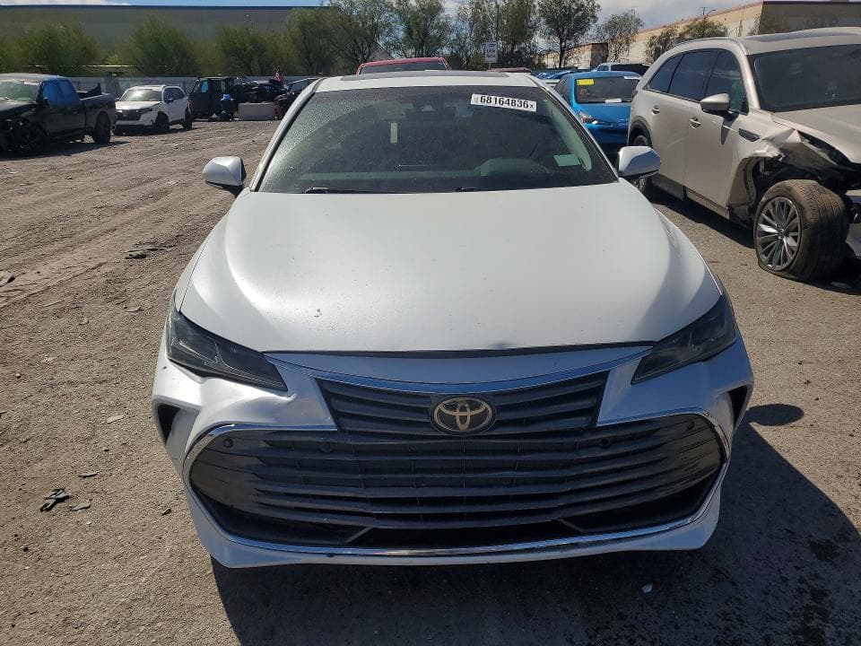2019 TOYOTA AVALON LIMITED 5