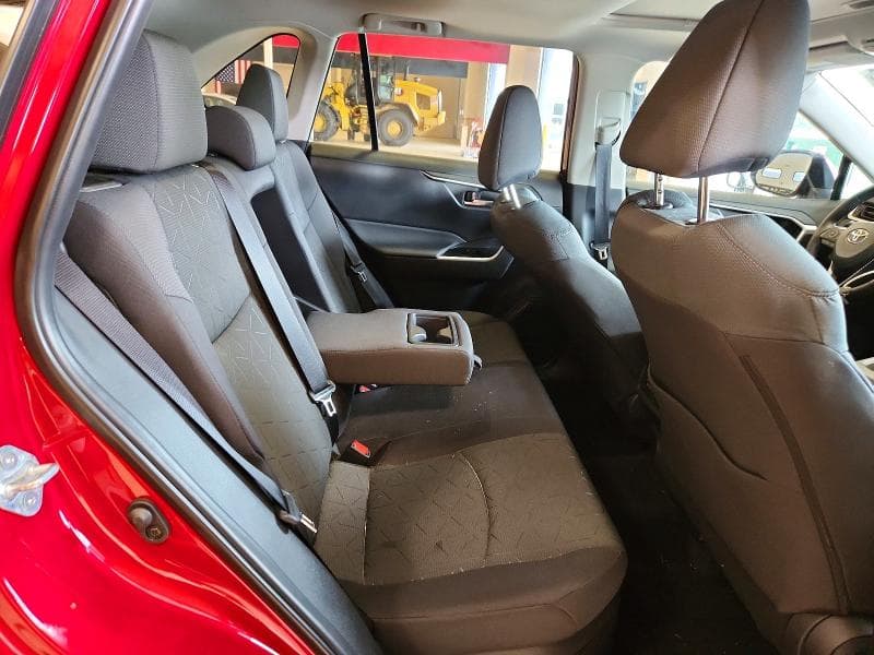 2025 TOYOTA RAV4 HYBRID XLE 10