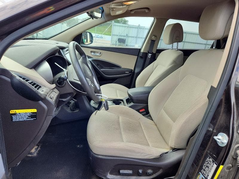 2017 HYUNDAI SANTA FE SE 7
