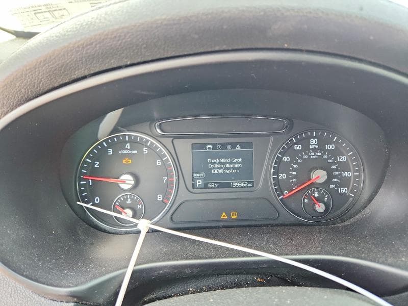2019 KIA SORENTO LX V6 9