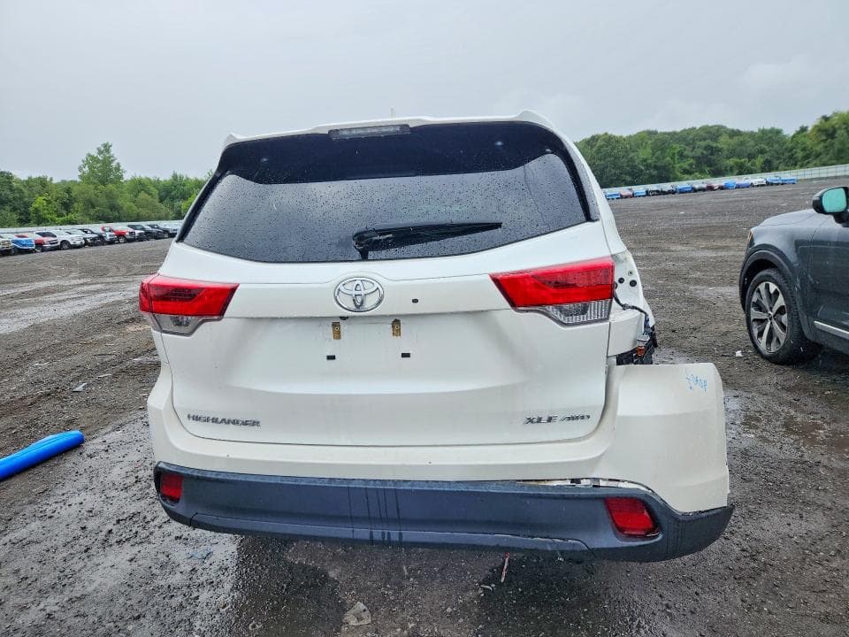 2017 TOYOTA HIGHLANDER XLE 6