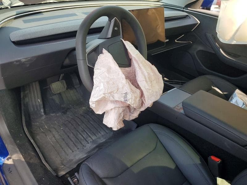 2025 TESLA MODEL 3 8