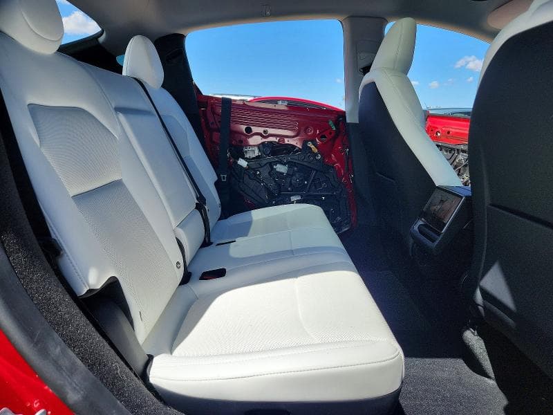 2026 TESLA MODEL Y 11