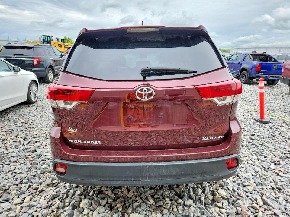 2017 TOYOTA HIGHLANDER XLE 6