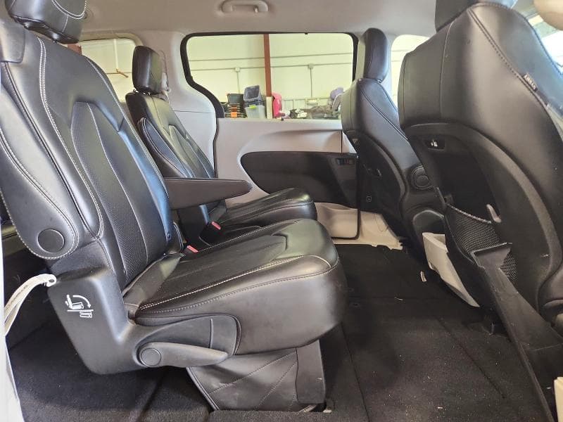 2023 CHRYSLER PACIFICA TOURING L 11