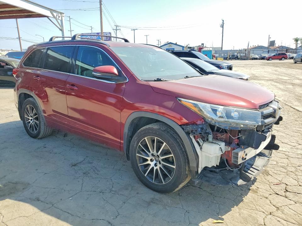 2018 TOYOTA HIGHLANDER SE 4