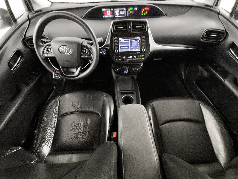 2021 TOYOTA PRIUS LE 8